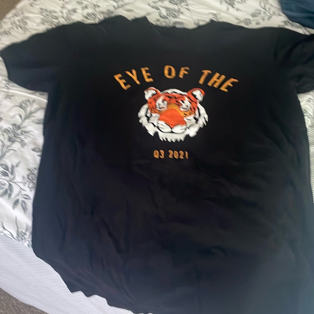 tee shirt